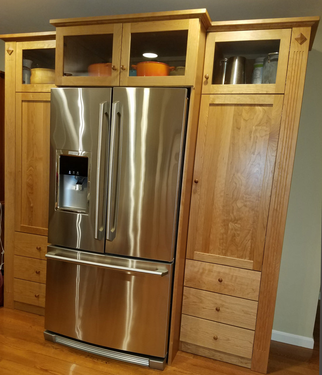 Custom Kitchen Cabinets with top Glass doors Full corner drawers