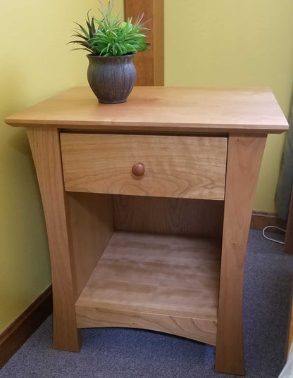 Granby Small Night Stand w/one Drawer